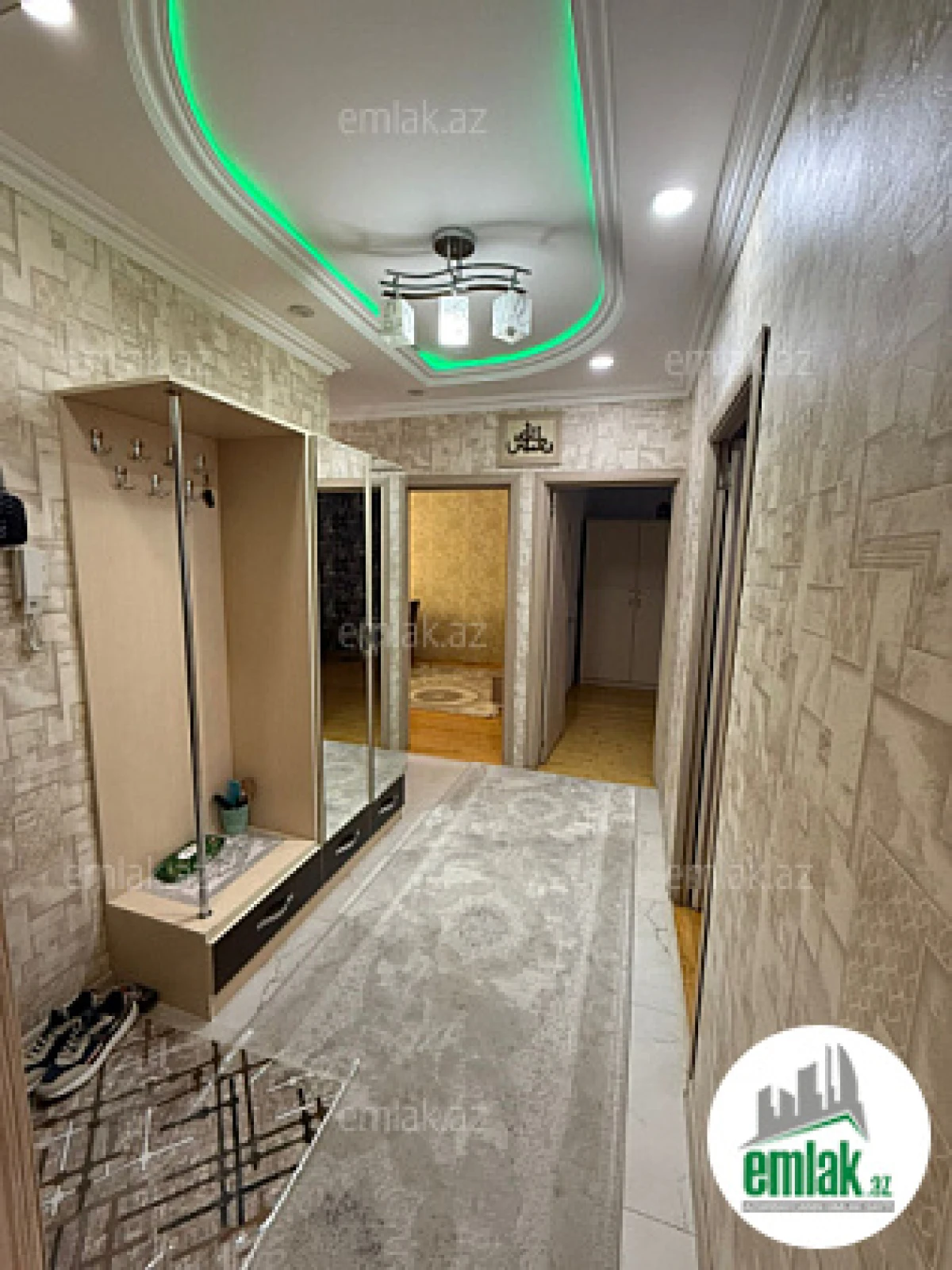 Satılır 4 otaqlı köhnə tikili 100 m²