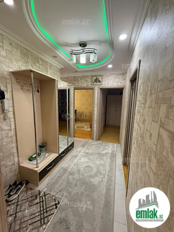 Satılır 4 otaqlı köhnə tikili 100 m²