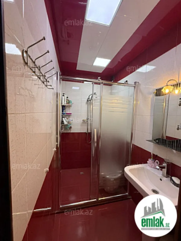 Satılır 4 otaqlı köhnə tikili 100 m²