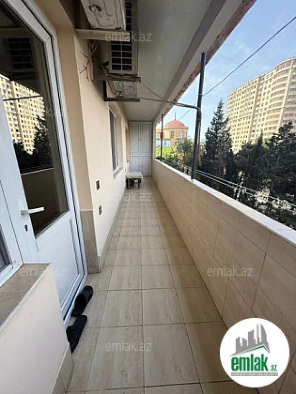 Satılır 4 otaqlı köhnə tikili 100 m²