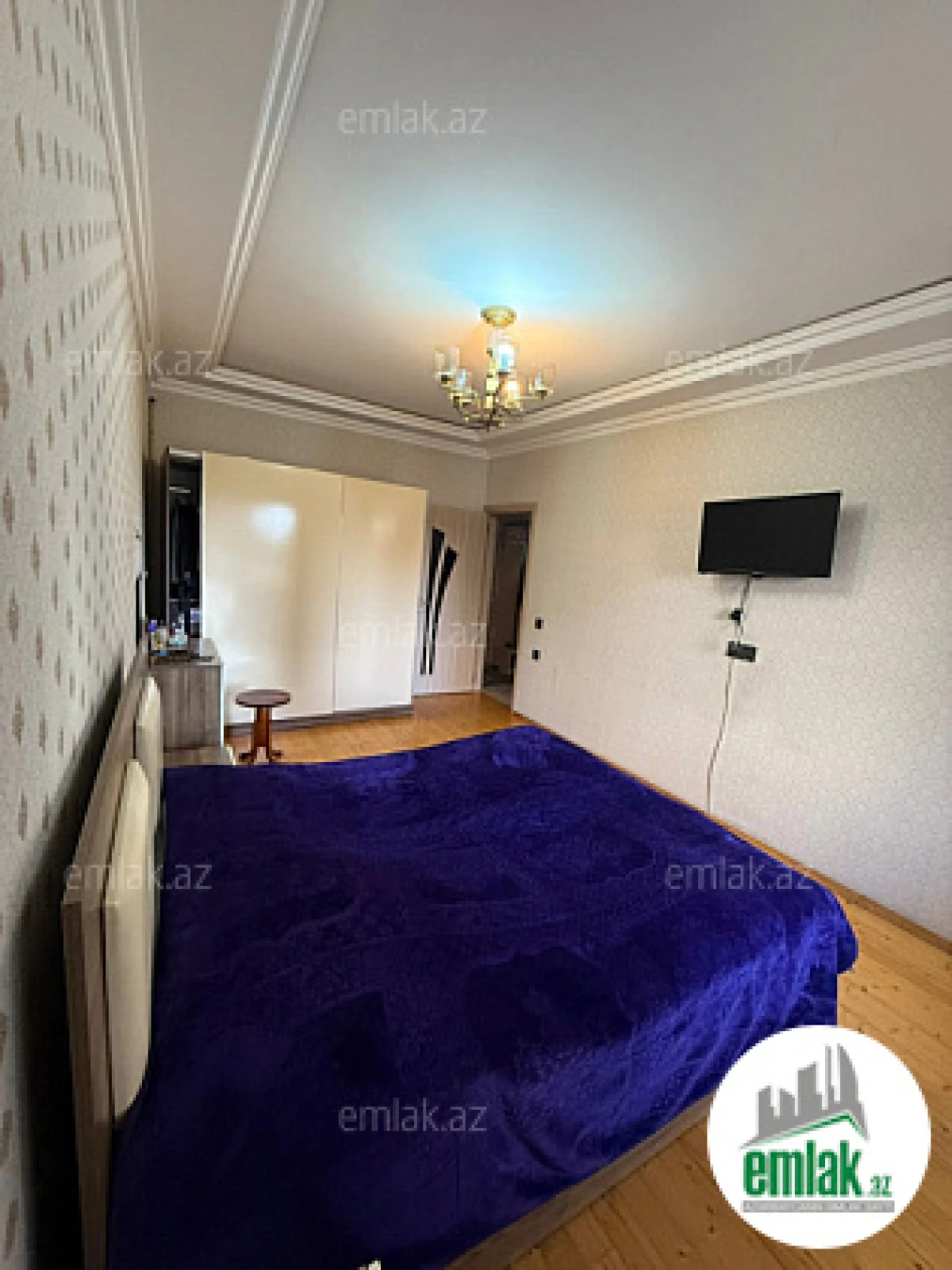 Satılır 4 otaqlı köhnə tikili 100 m²