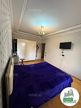 Satılır 4 otaqlı köhnə tikili 100 m²