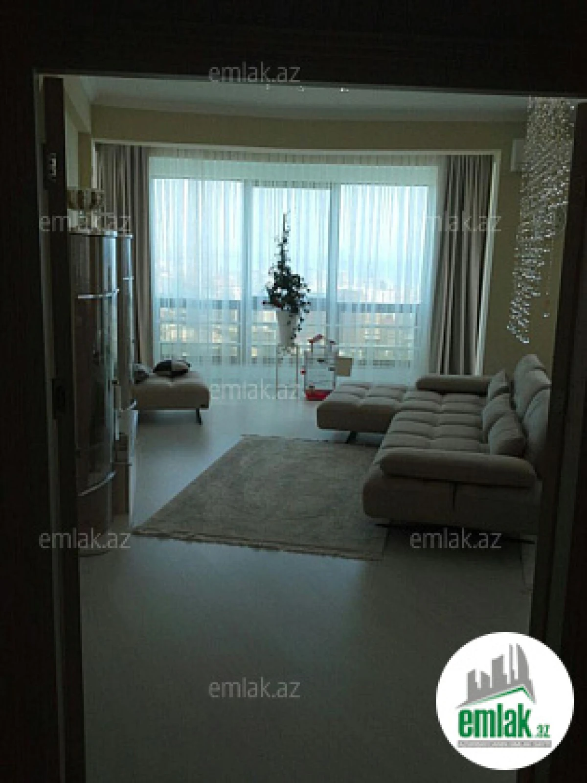 Satılır 2 otaqlı yeni tikili 108 m²