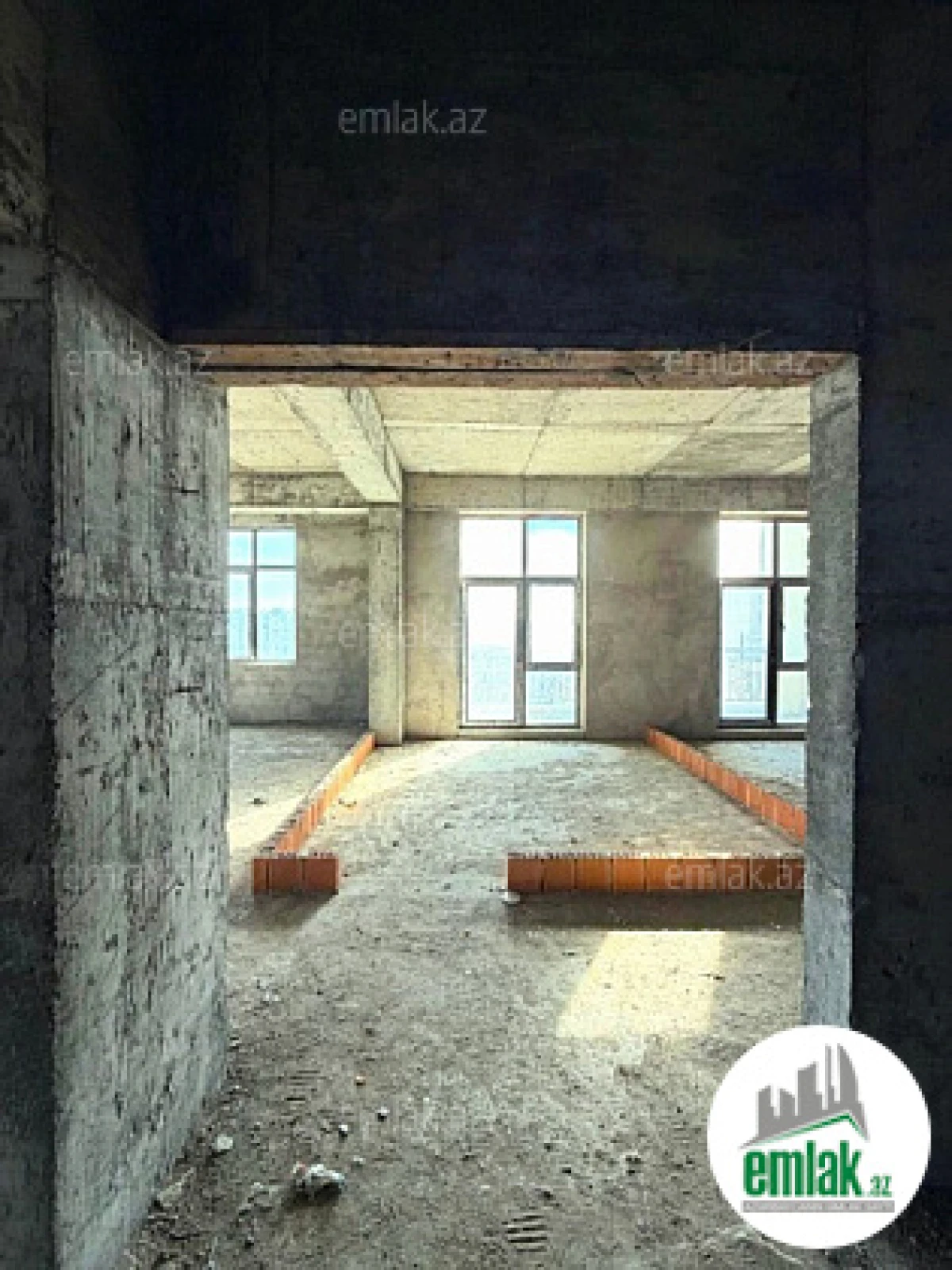 Satılır 5 otaqlı yeni tikili 182 m²