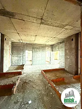 Satılır 5 otaqlı yeni tikili 182 m²