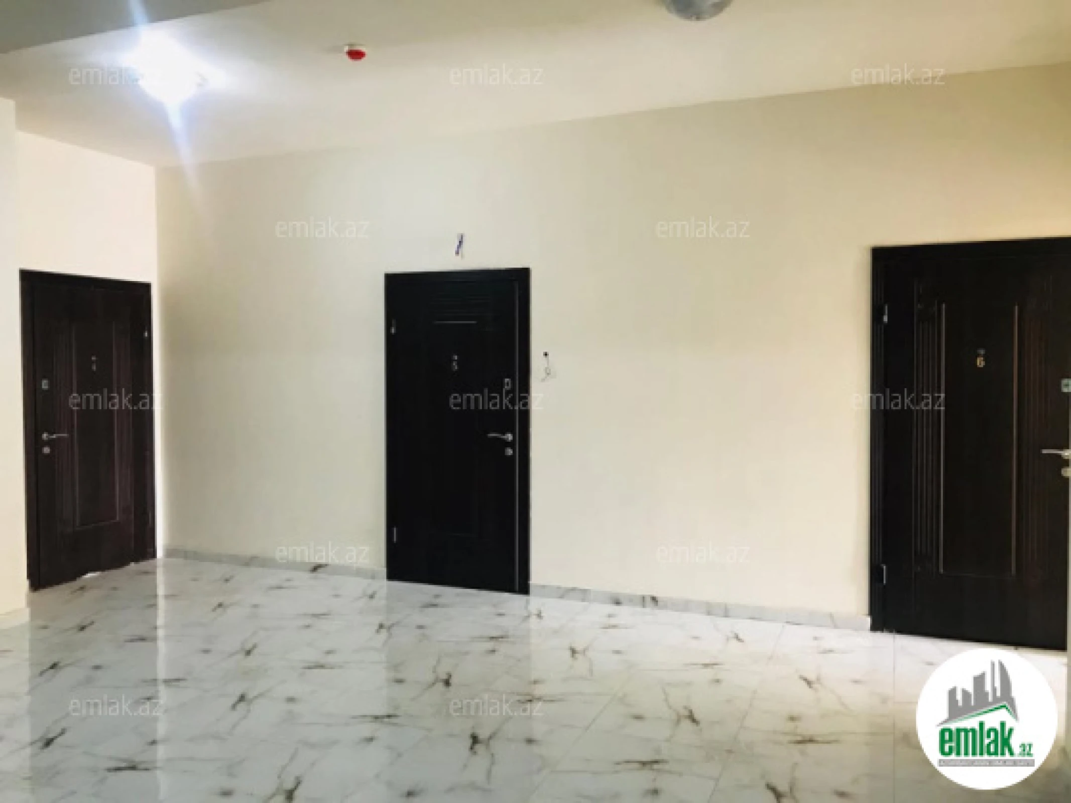 Satılır 5 otaqlı yeni tikili 182 m²