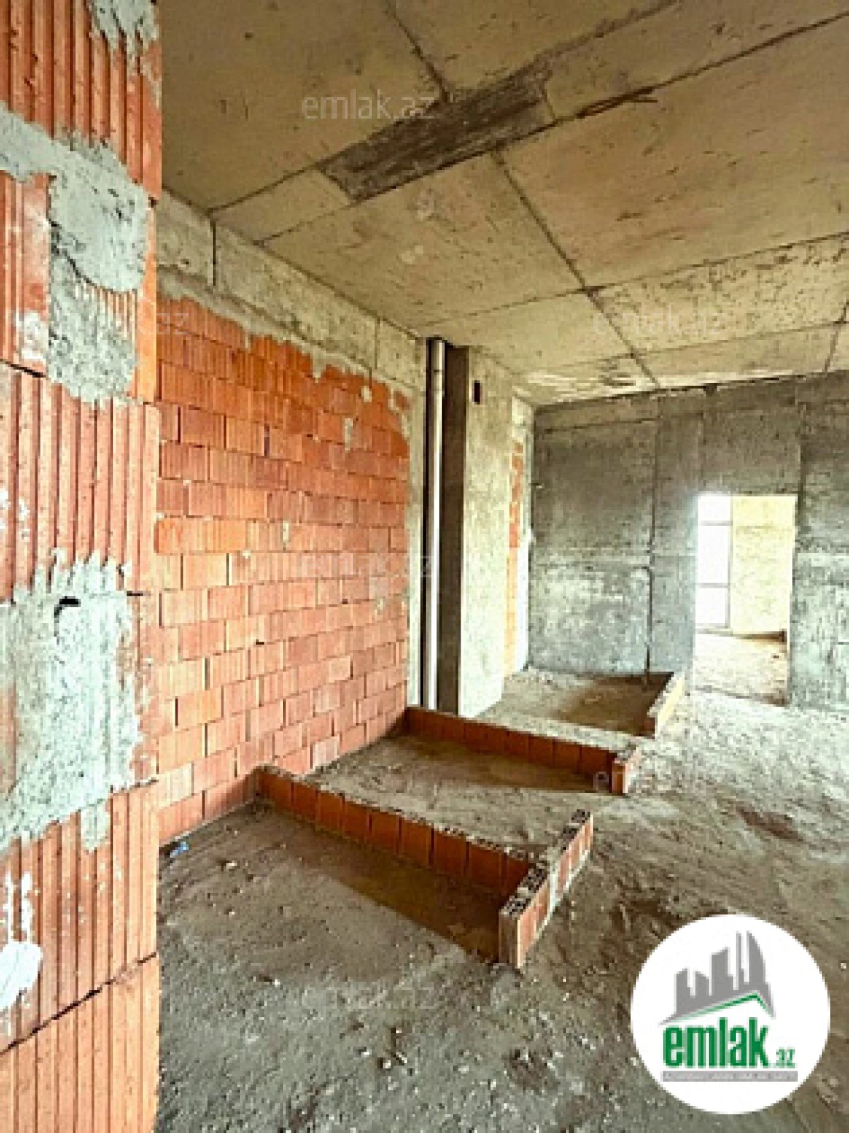 Satılır 5 otaqlı yeni tikili 182 m²