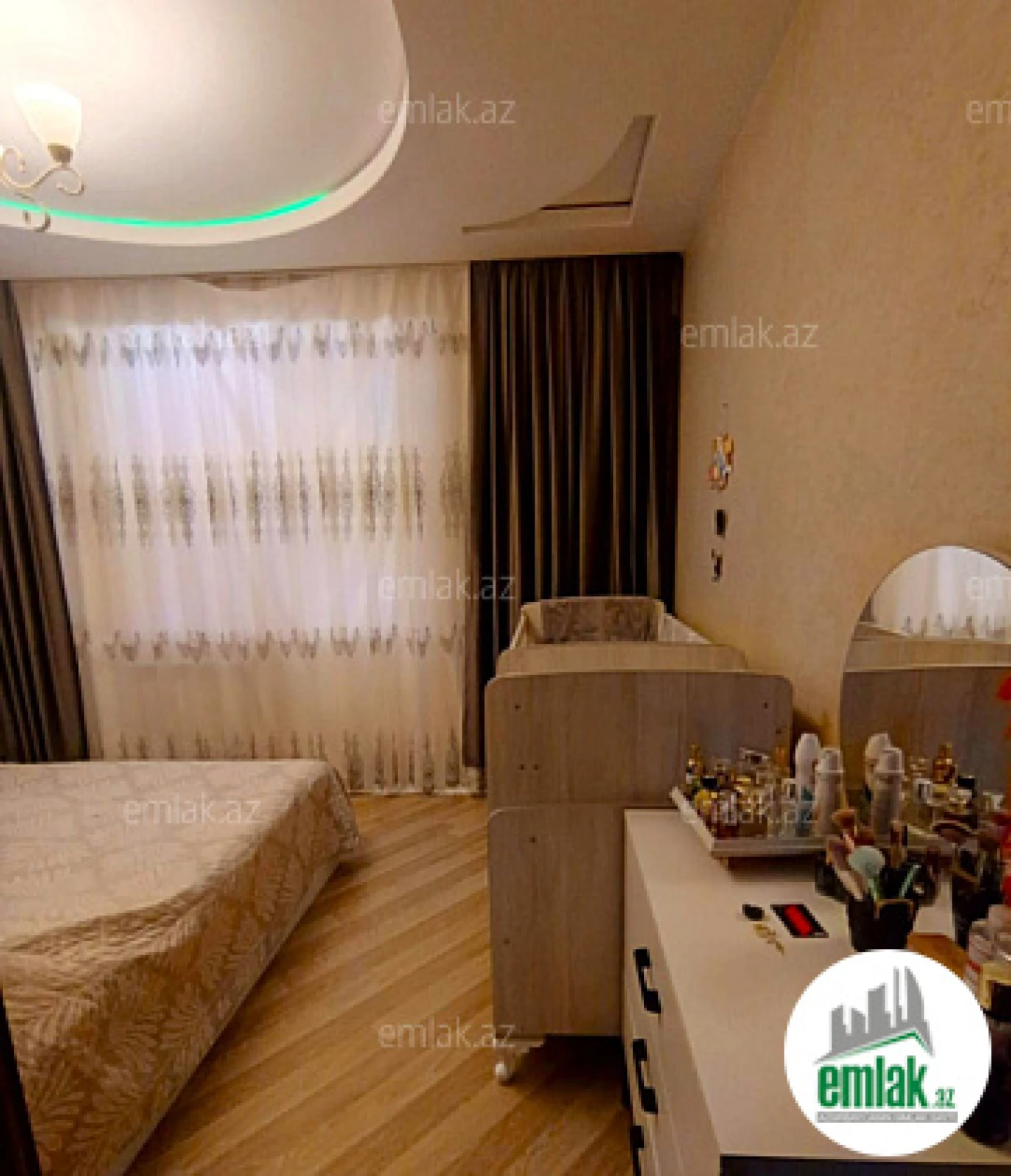 Satılır 2 otaqlı yeni tikili 90 m²