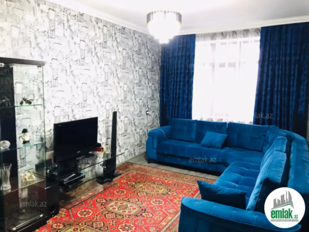 Satılır 4 otaqlı köhnə tikili 100 m²