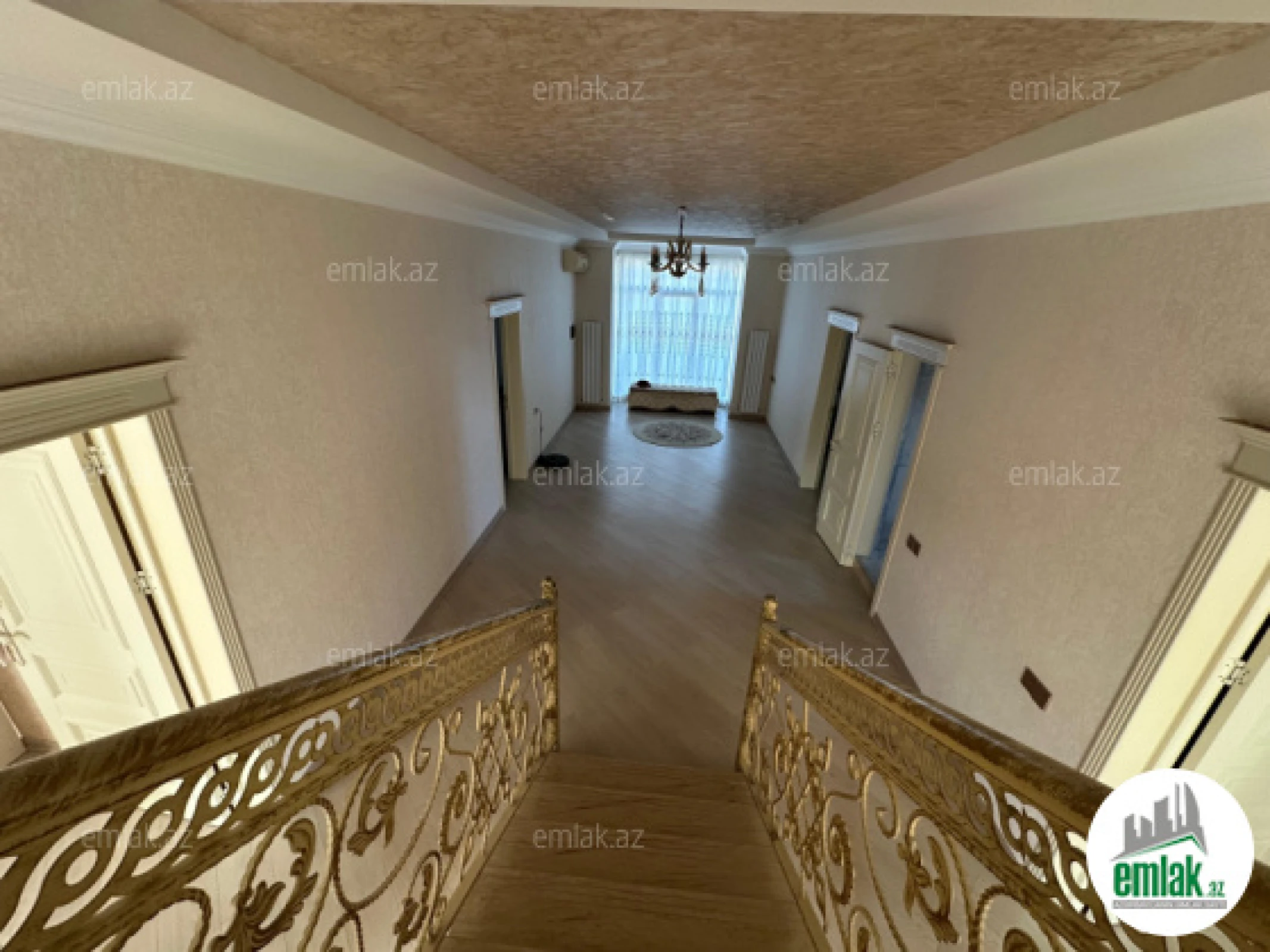 Satılır 6 otaqlı həyət evi 750 m²