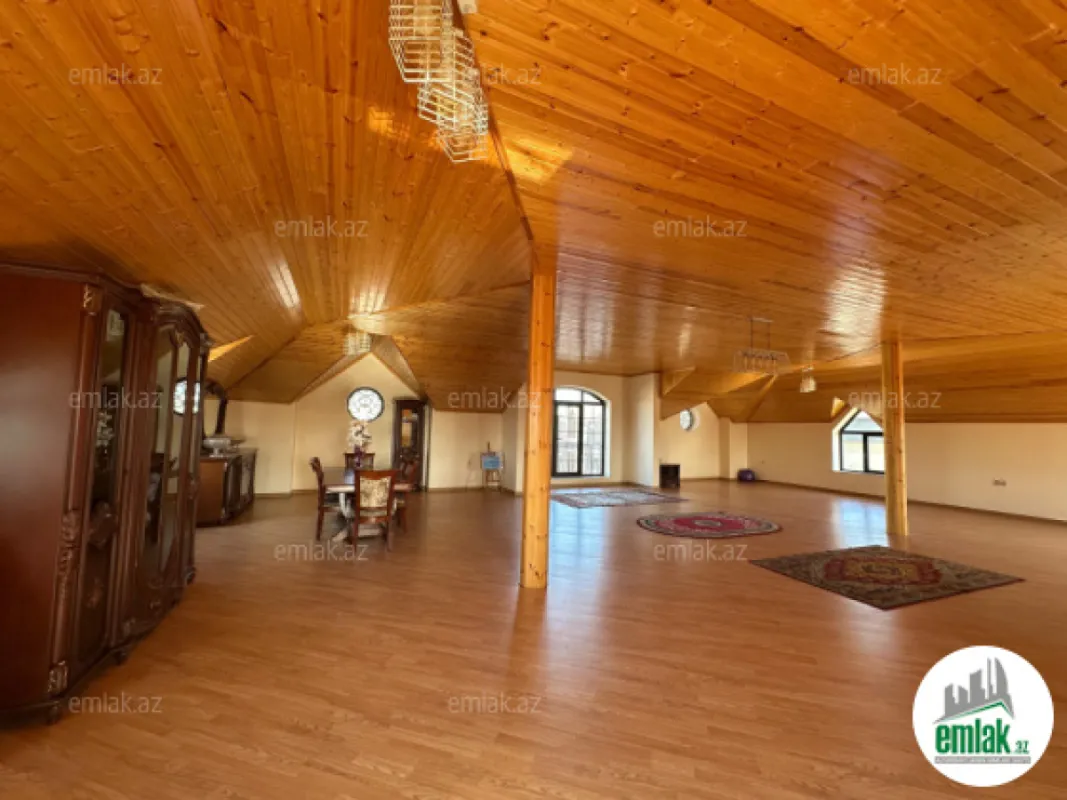 Satılır 6 otaqlı həyət evi 750 m²