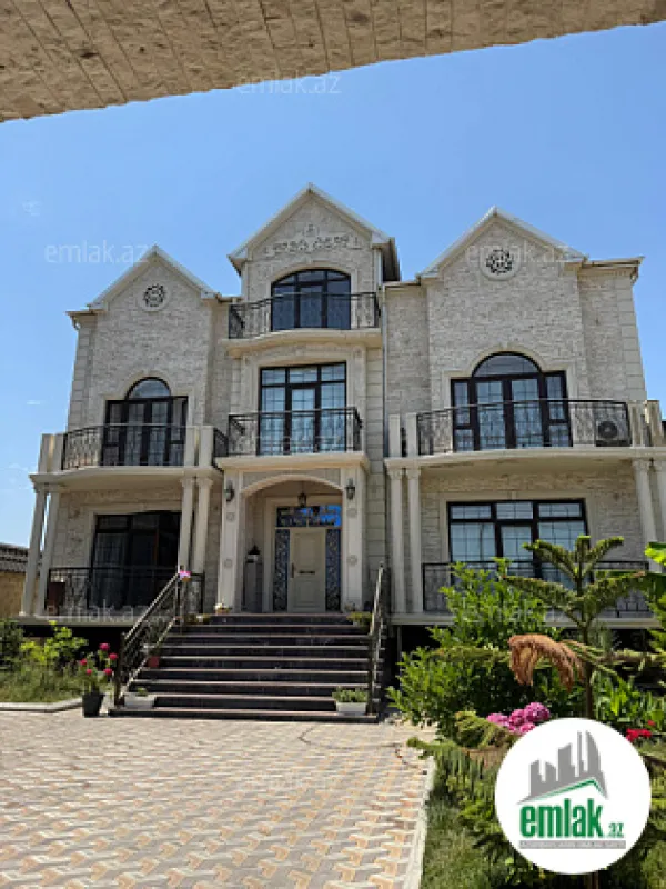 Satılır 6 otaqlı həyət evi 750 m²