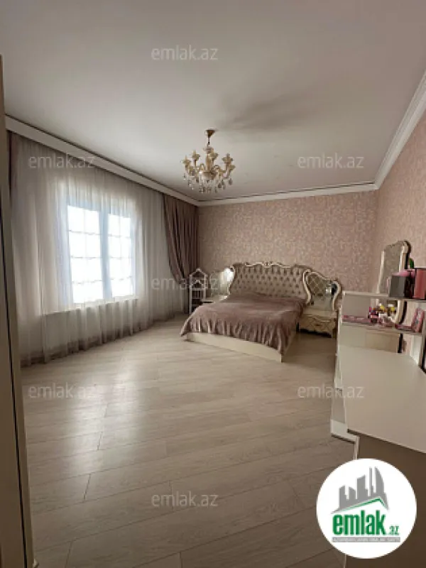 Satılır 6 otaqlı həyət evi 750 m²