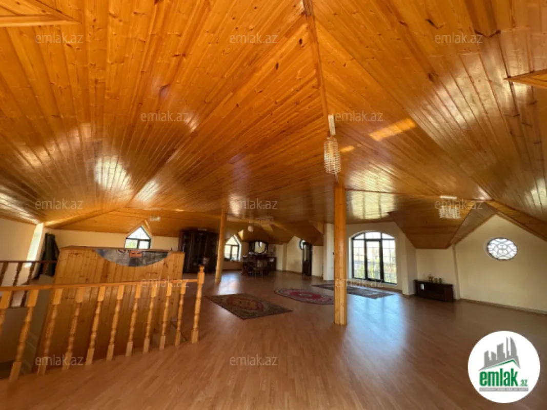 Satılır 6 otaqlı həyət evi 750 m²