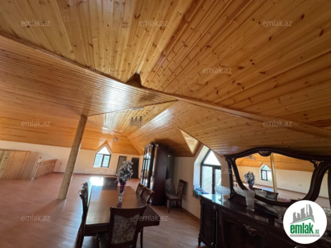 Satılır 6 otaqlı həyət evi 750 m²