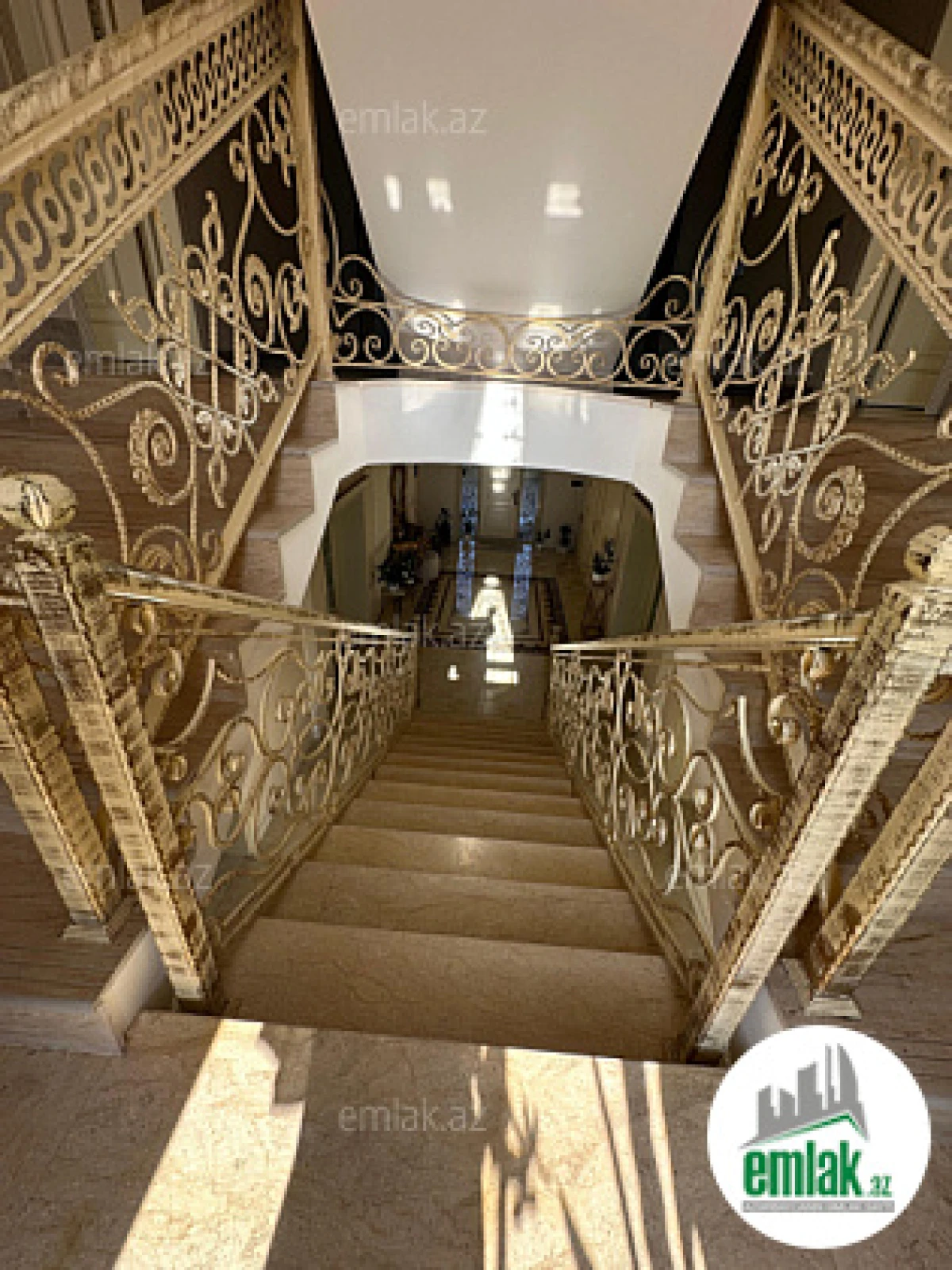 Satılır 6 otaqlı həyət evi 750 m²