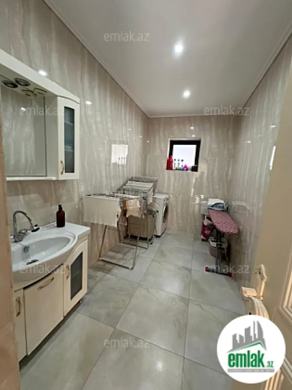 Satılır 6 otaqlı həyət evi 750 m²