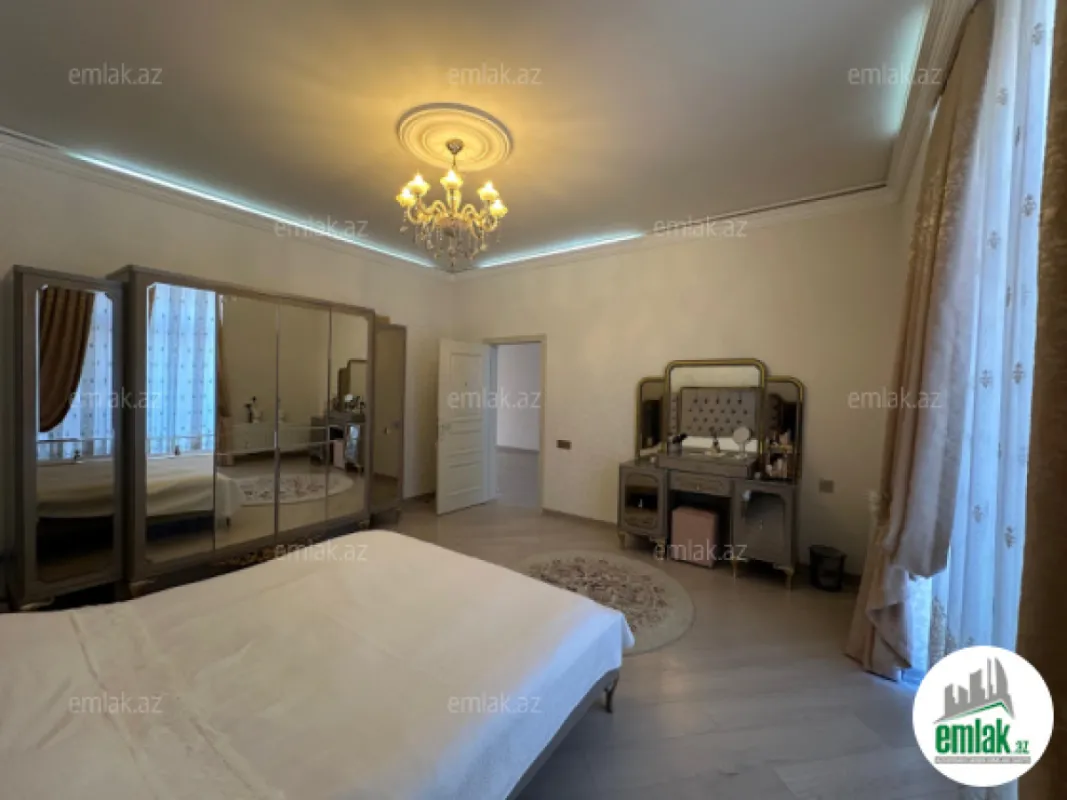 Satılır 6 otaqlı həyət evi 750 m²