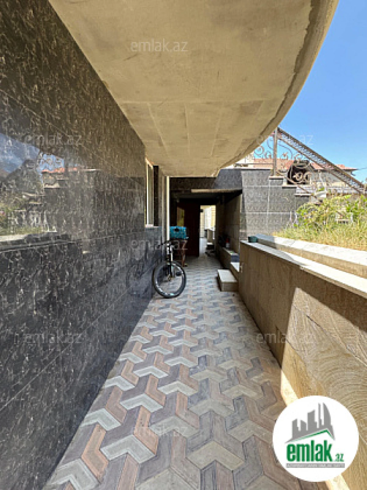 Satılır 6 otaqlı həyət evi 750 m²