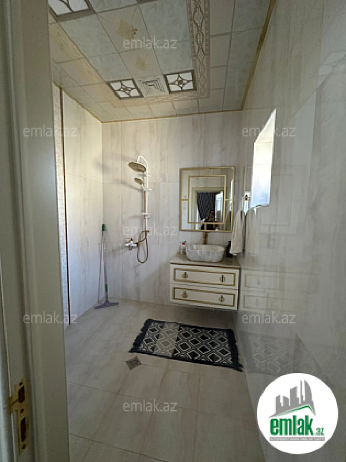 Satılır 6 otaqlı həyət evi 750 m²