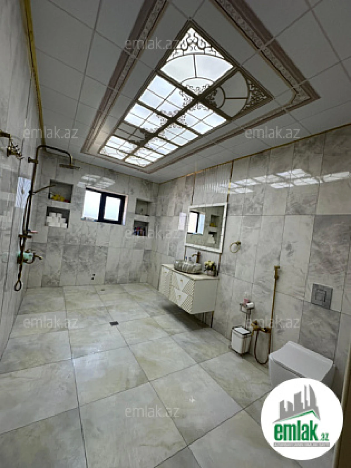 Satılır 6 otaqlı həyət evi 750 m²