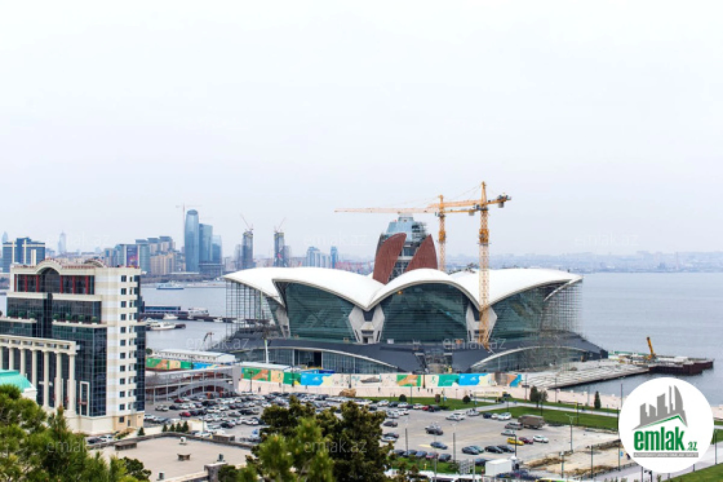 Satılır 3 otaqlı köhnə tikili 100 m²