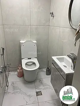 Satılır 4 otaqlı köhnə tikili 100 m²