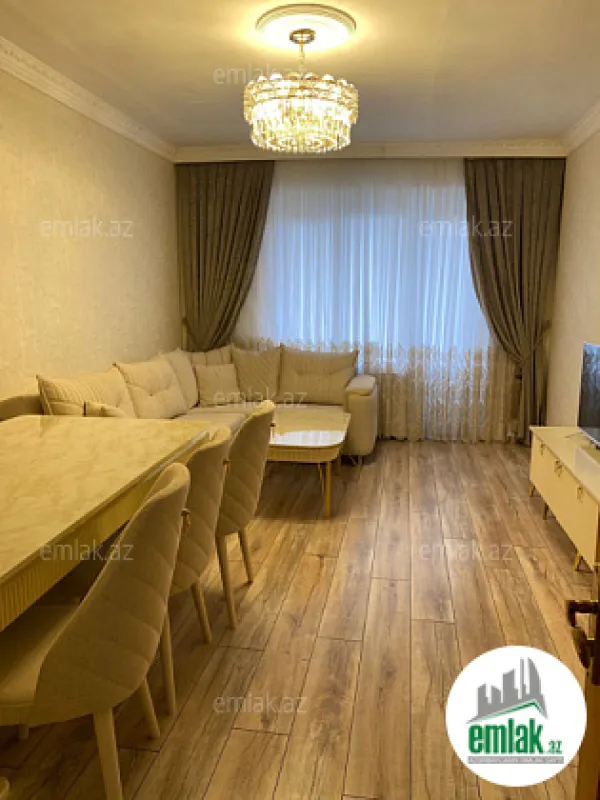 Satılır 4 otaqlı köhnə tikili 100 m²