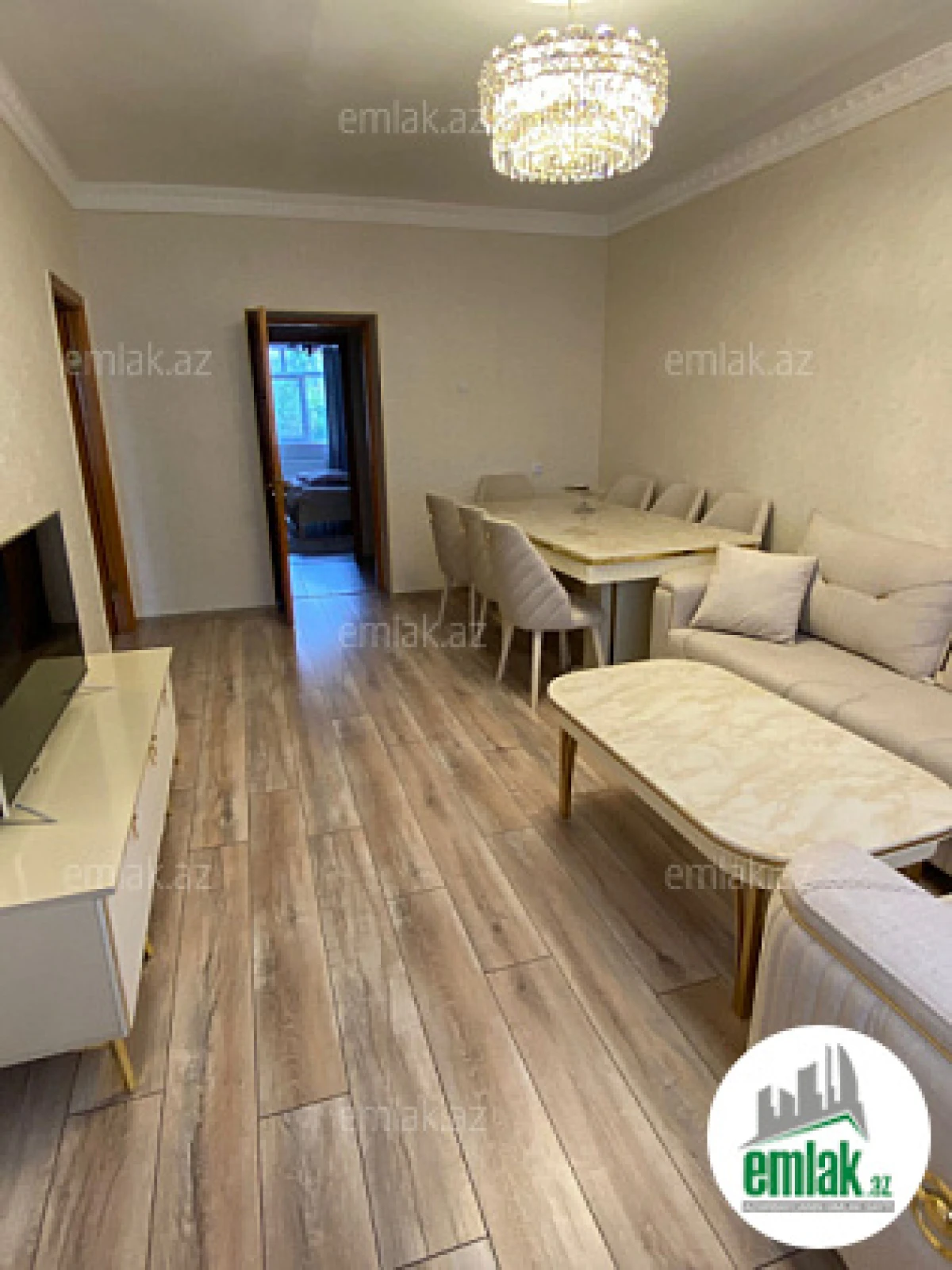 Satılır 4 otaqlı köhnə tikili 100 m²