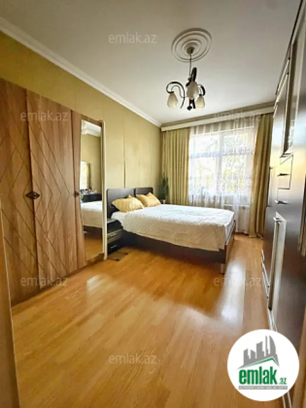 Satılır 3 otaqlı köhnə tikili 60 m²