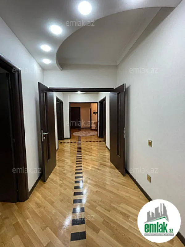 Satılır 4 otaqlı yeni tikili 230 m²