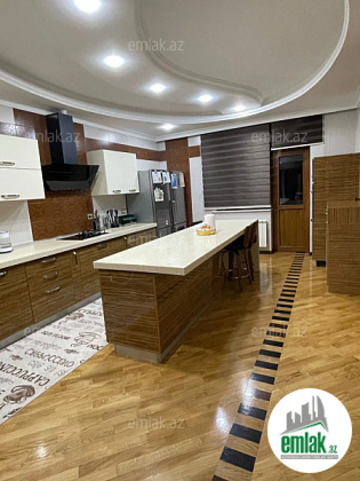 Satılır 4 otaqlı yeni tikili 230 m²
