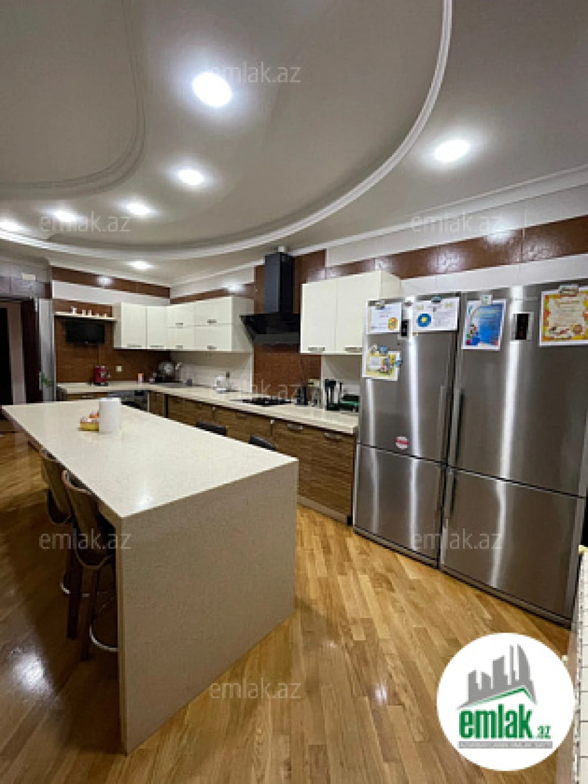 Satılır 4 otaqlı yeni tikili 230 m²