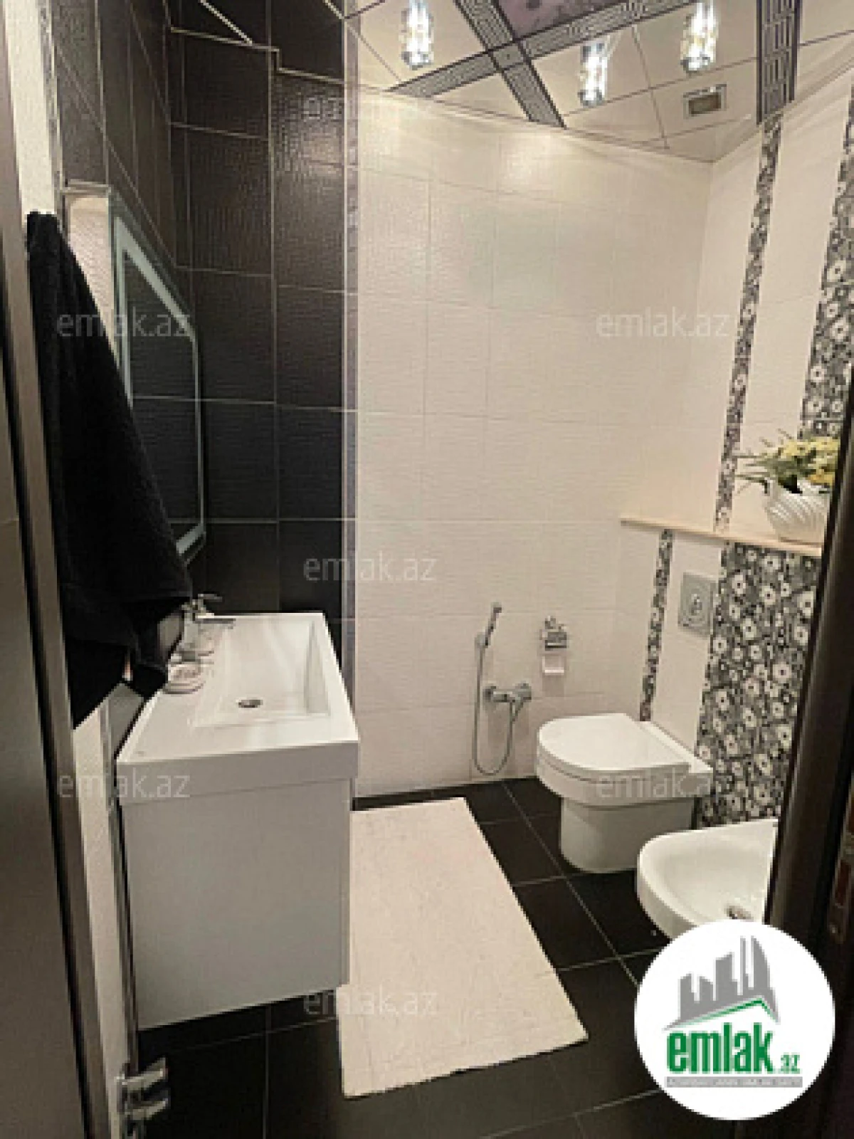 Satılır 4 otaqlı yeni tikili 230 m²