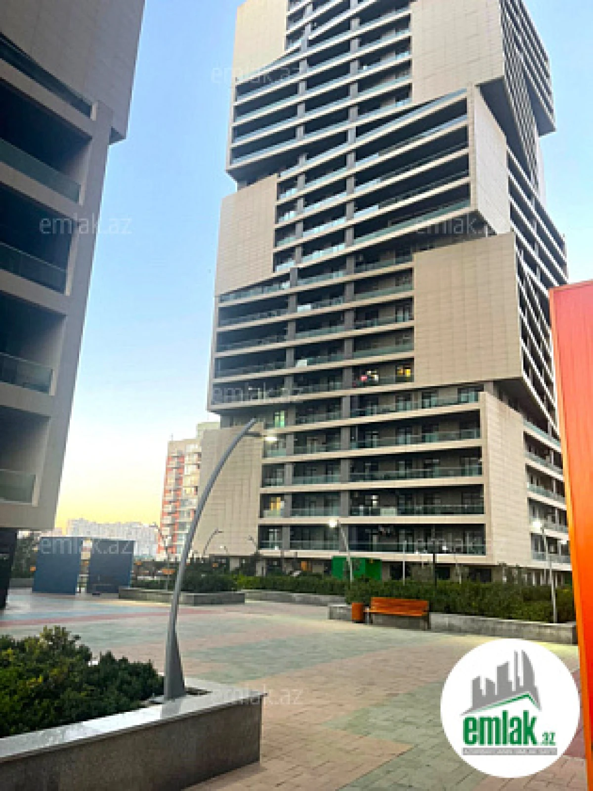 Satılır 2 otaqlı yeni tikili 110 m²