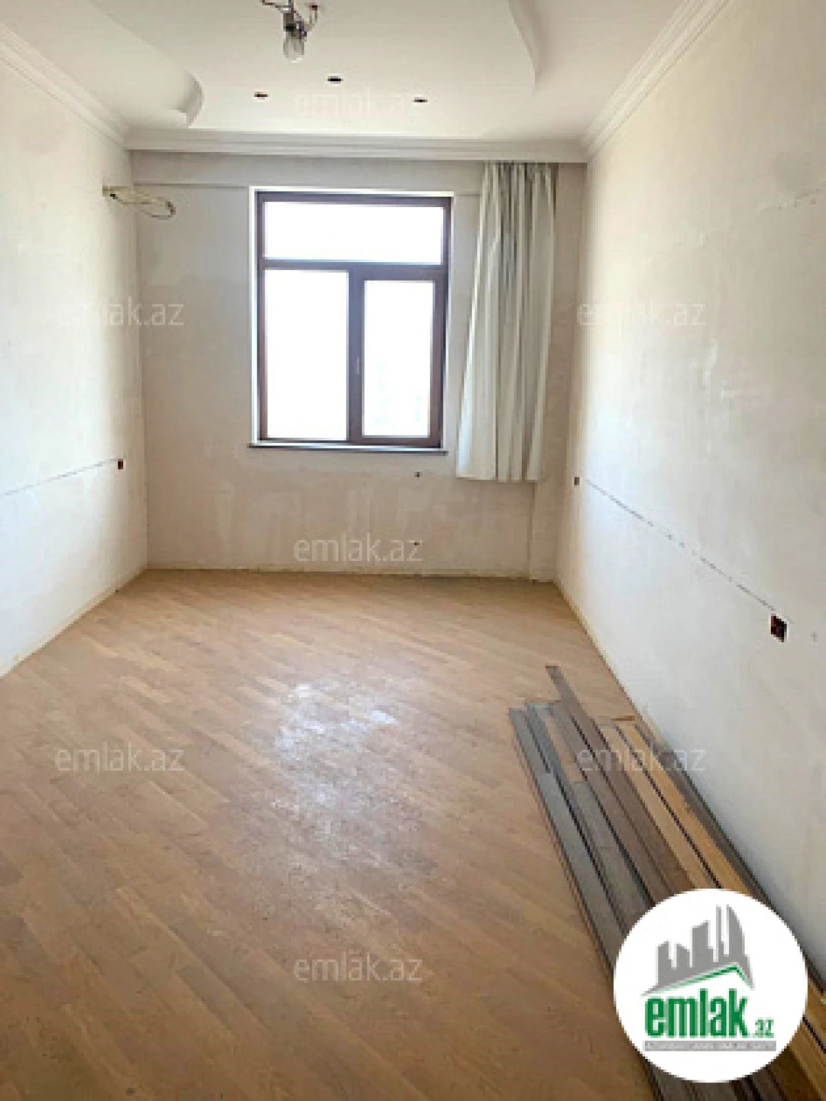 Satılır 4 otaqlı yeni tikili 250 m²