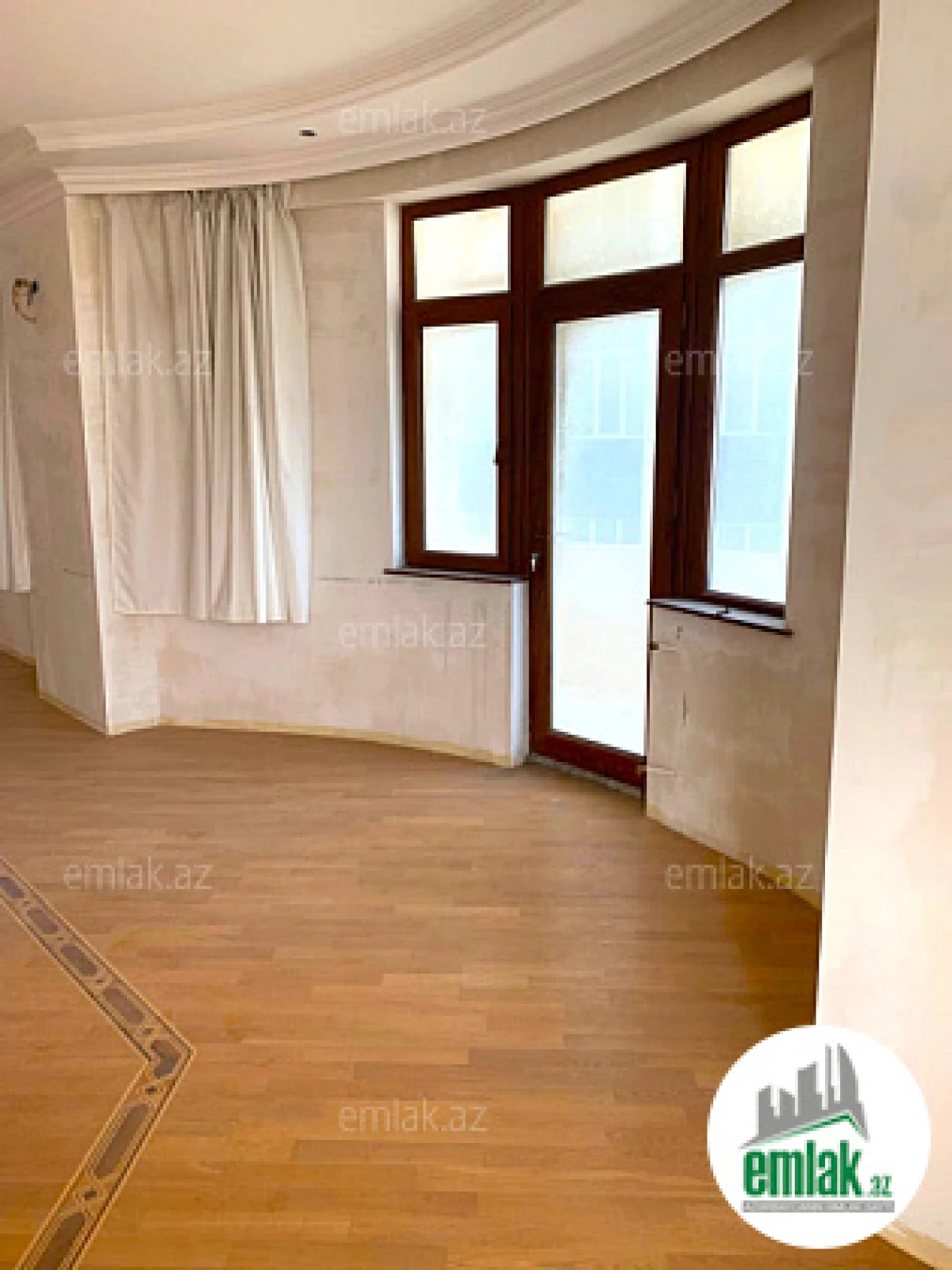 Satılır 4 otaqlı yeni tikili 250 m²