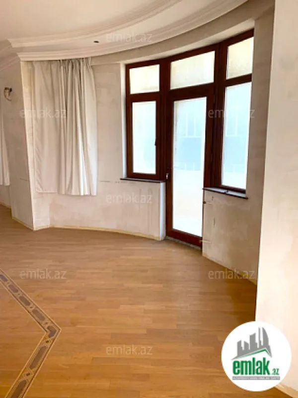 Satılır 4 otaqlı yeni tikili 250 m²