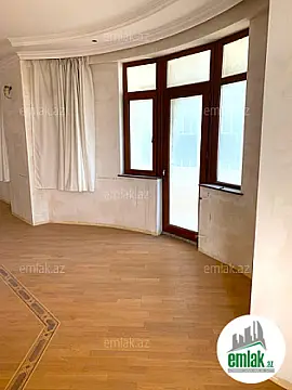 Satılır 4 otaqlı yeni tikili 250 m²