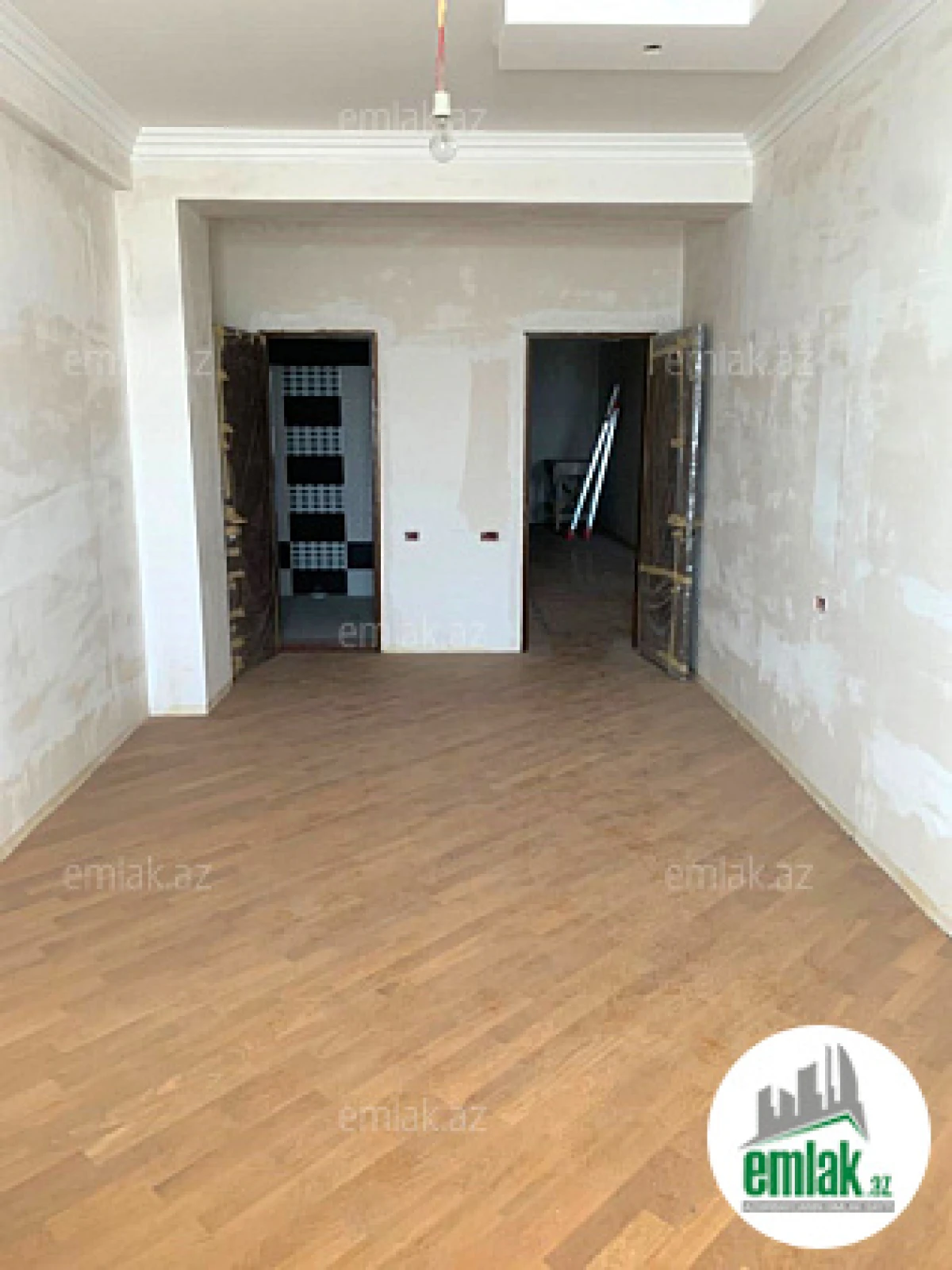 Satılır 4 otaqlı yeni tikili 250 m²