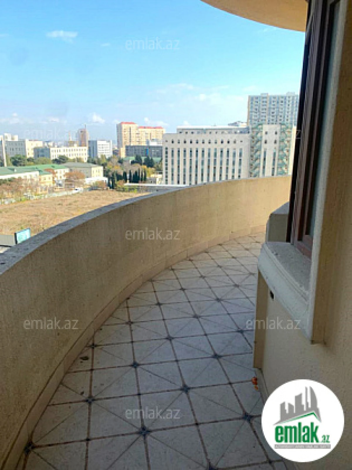 Satılır 4 otaqlı yeni tikili 250 m²