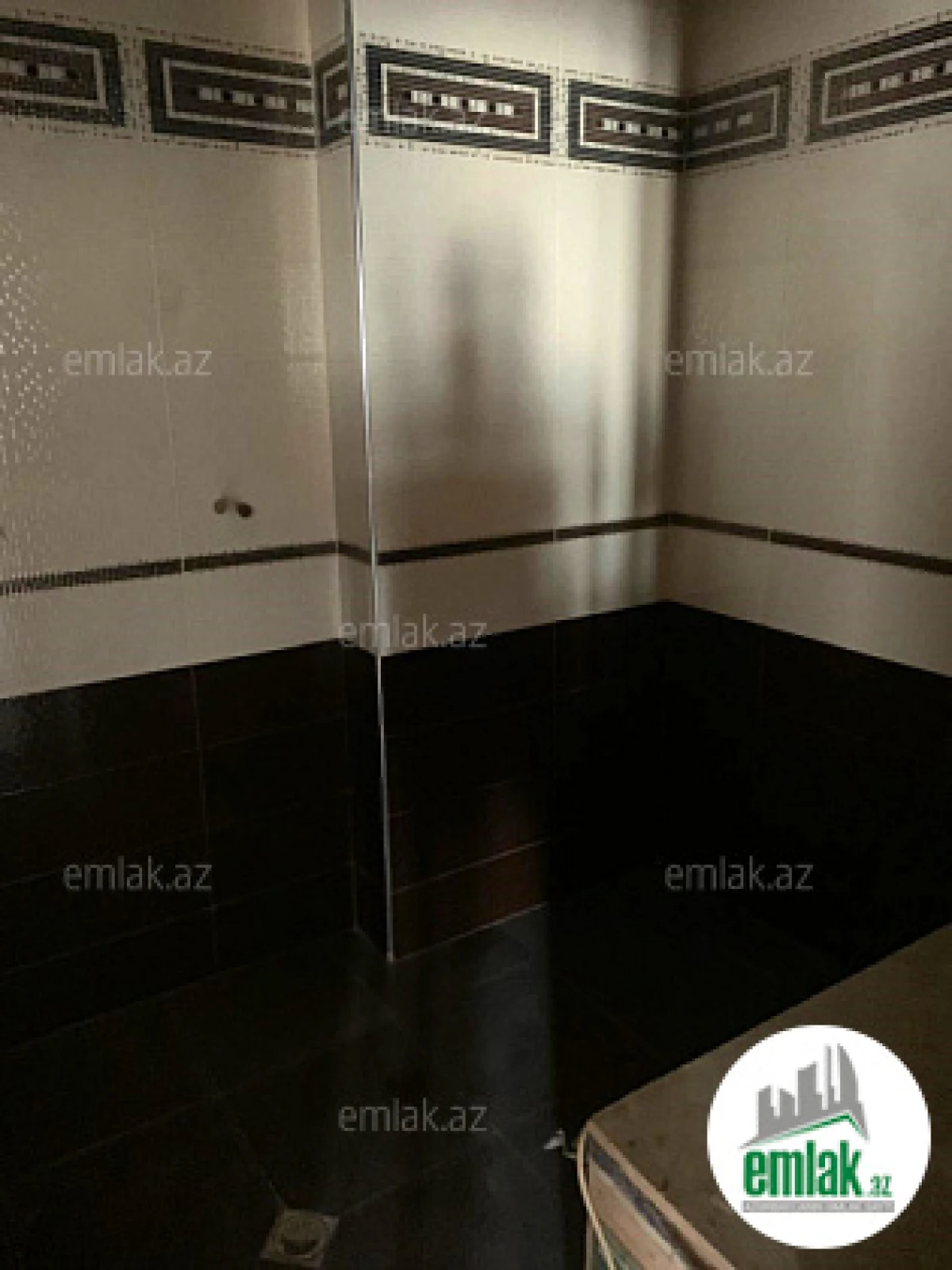 Satılır 4 otaqlı yeni tikili 250 m²