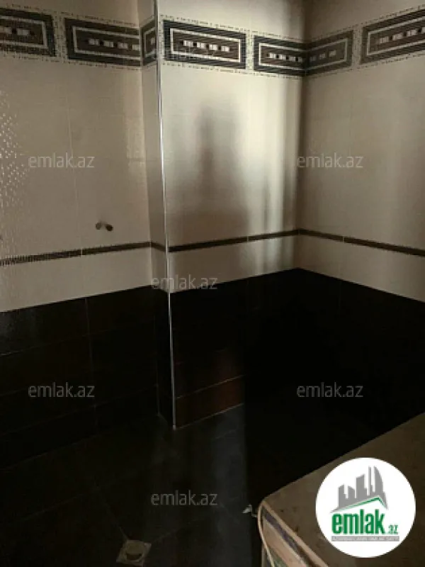 Satılır 4 otaqlı yeni tikili 250 m²