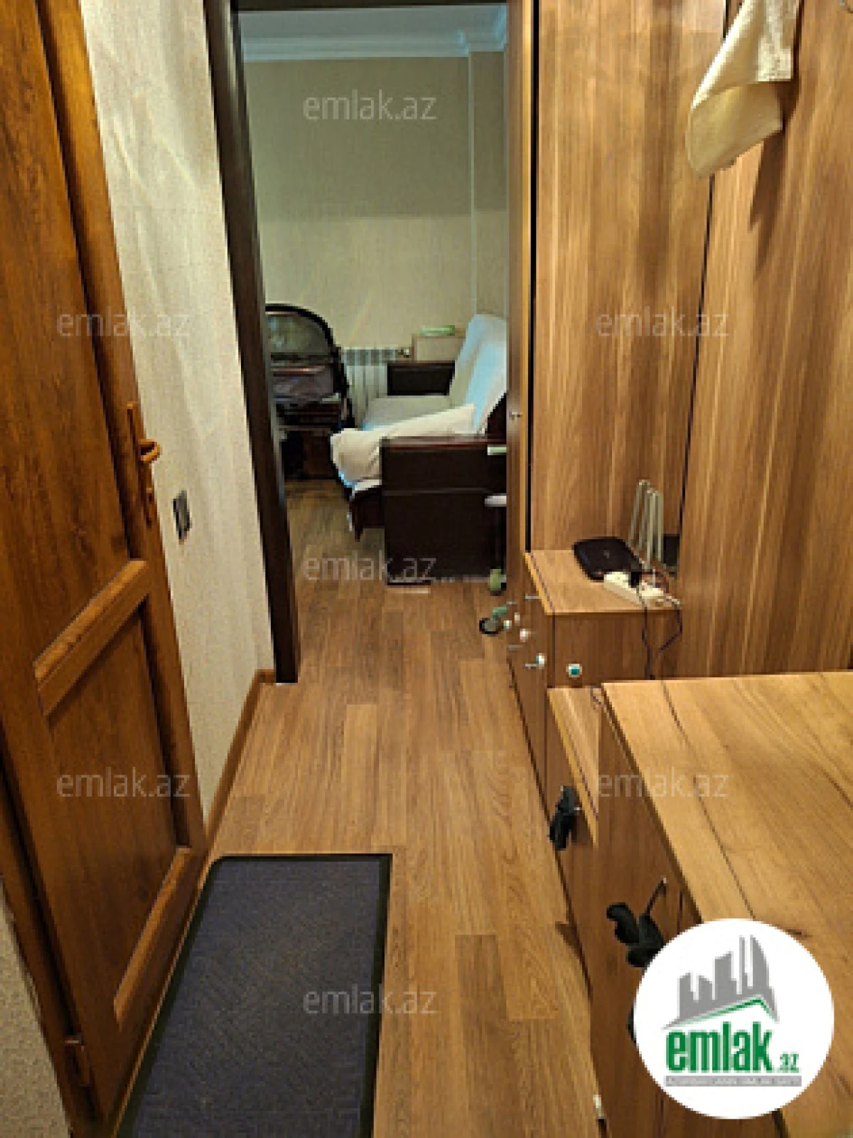 Satılır 3 otaqlı köhnə tikili 50 m²