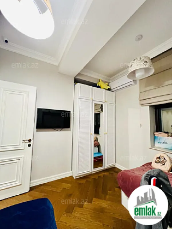 Satılır 4 otaqlı yeni tikili 143 m²