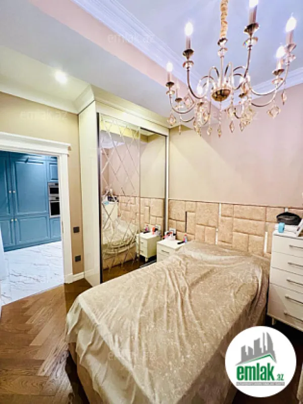 Satılır 4 otaqlı yeni tikili 143 m²