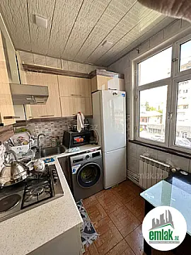Satılır 2 otaqlı köhnə tikili 60 m²