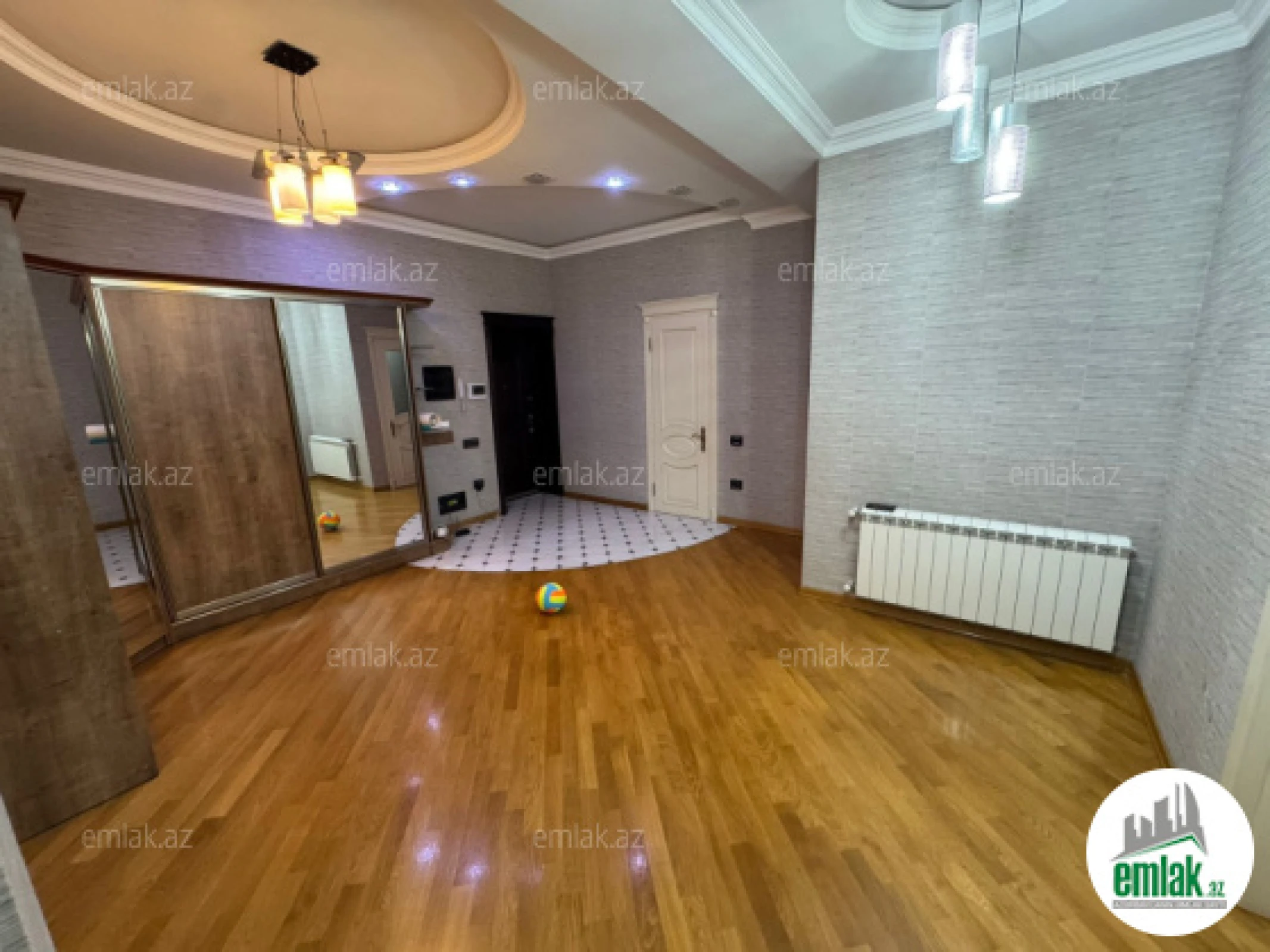 Satılır 3 otaqlı yeni tikili 150 m²