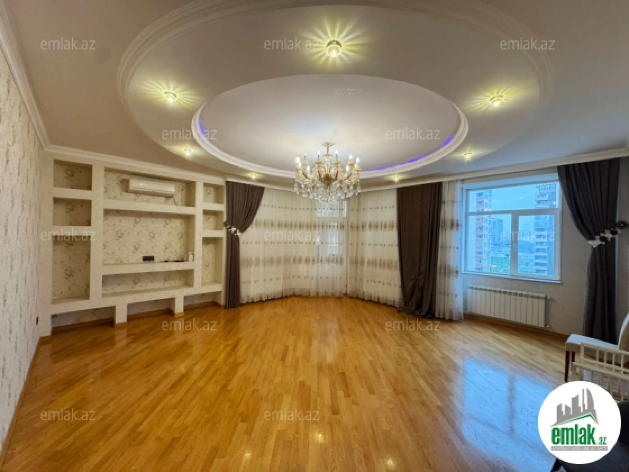 Satılır 3 otaqlı yeni tikili 150 m²