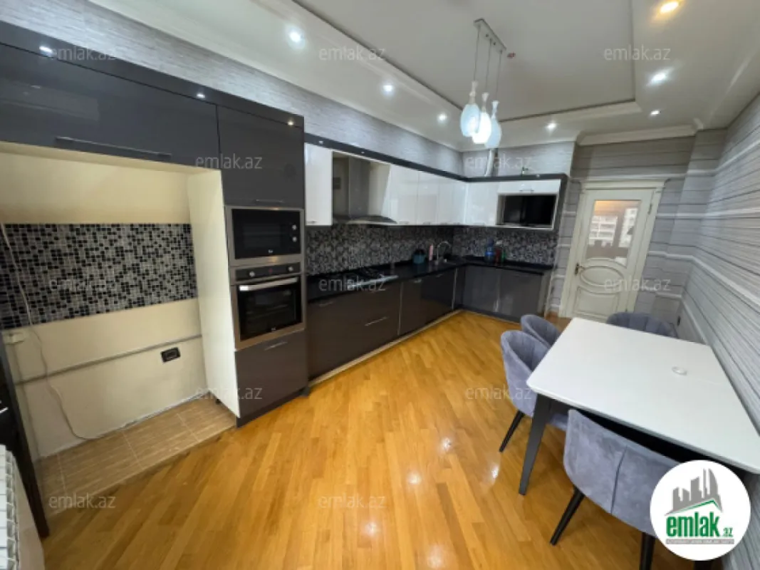 Satılır 3 otaqlı yeni tikili 150 m²